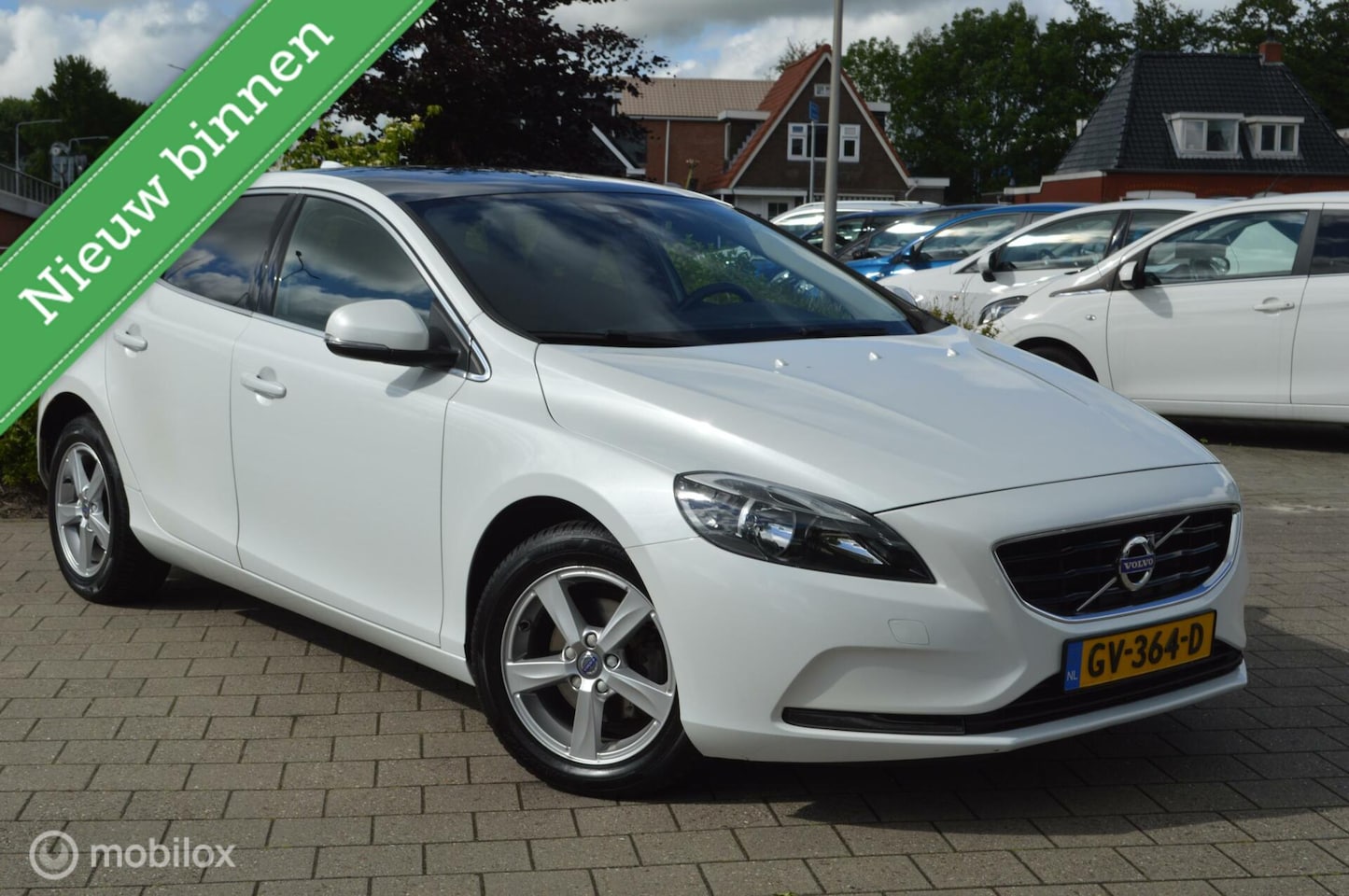 Volvo V40 - 2.0 D2 Momentum 2.0 D2 Momentum - AutoWereld.nl