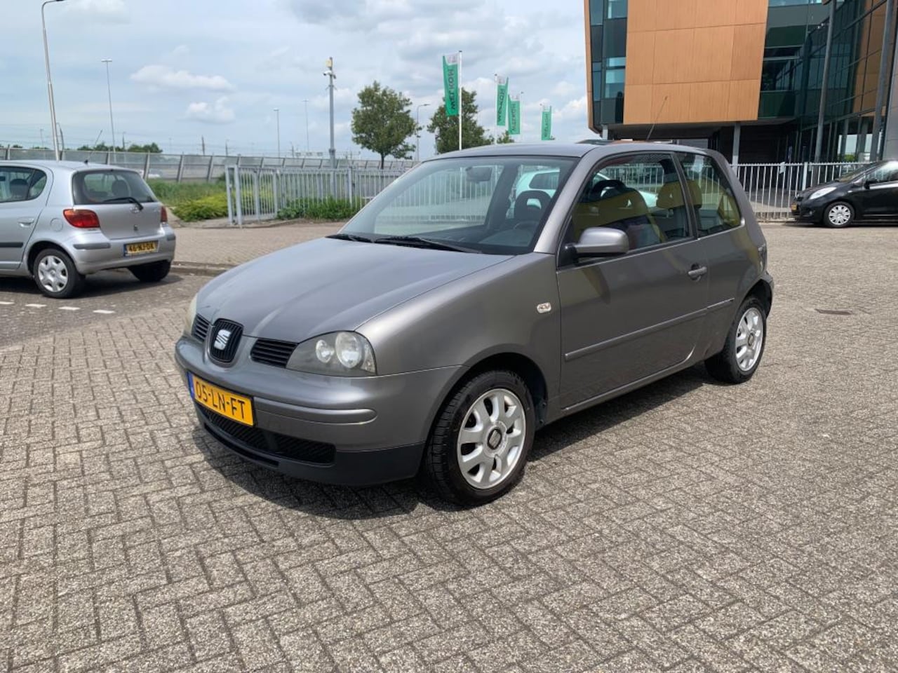 Seat Arosa - 1.4i Stella Grijs 2003 Stuurbekr Elektrisch ramen - AutoWereld.nl