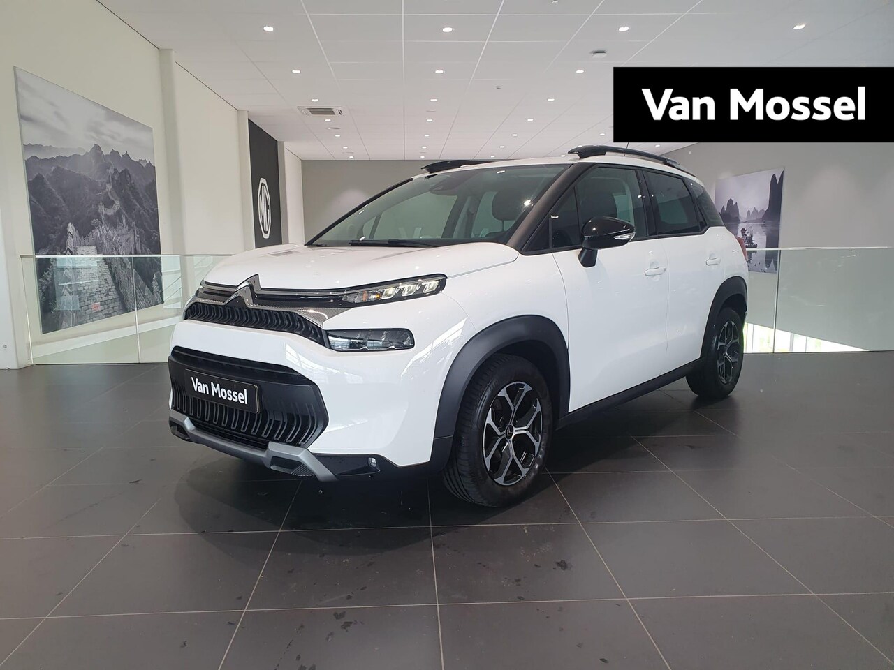 Citroën C3 Aircross - 1.2 PureTech Shine | Navigatie | Climate control | Parkeersensoren - AutoWereld.nl