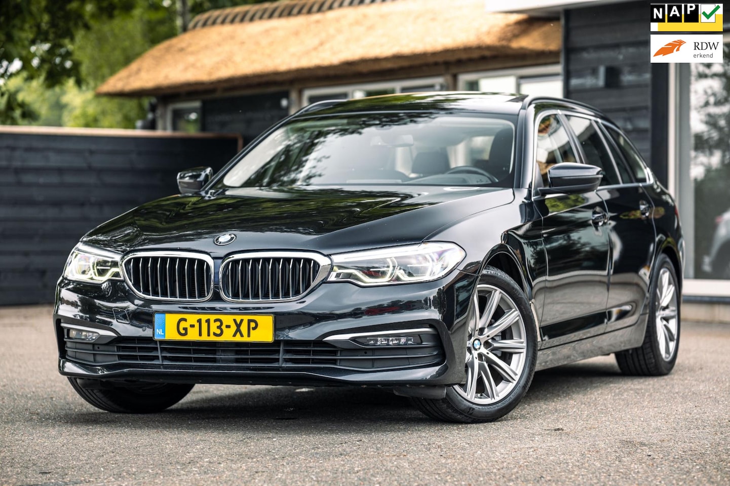 BMW 5-serie Touring - 520d High Executive Panoramadak I Sportstoelen I HeadUp I Memory I Stoelverwarming I Leder - AutoWereld.nl