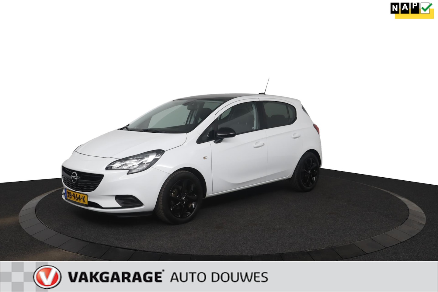 Opel Corsa - 1.4 Black Edition | NAP | 1e eigenaar | 5drs. |Cruise | Navigatie | Airco - AutoWereld.nl