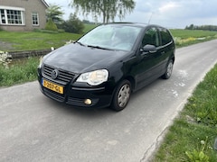 Volkswagen Polo - 1.2 Stoelverwarming Airco BT Easyline