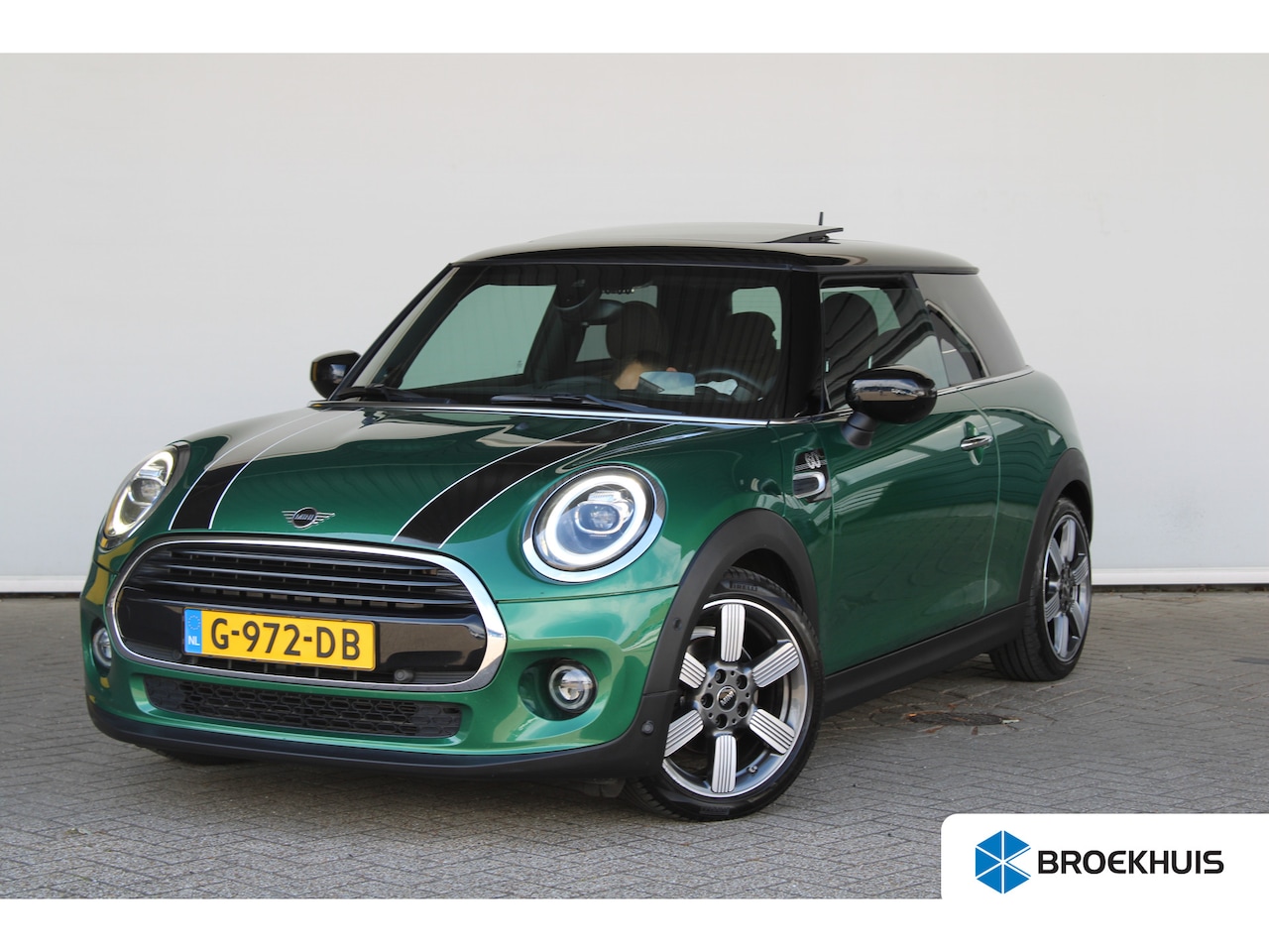 MINI Cooper - Mini 1.5 60 Years Edition | Elektrisch glazen panorama-dak | Head-up display | Lichtmetale - AutoWereld.nl