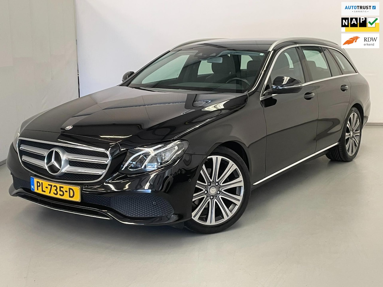 Mercedes-Benz E-klasse Estate - 200 / NL-auto / Widescreen / Sfeerverlichting - AutoWereld.nl