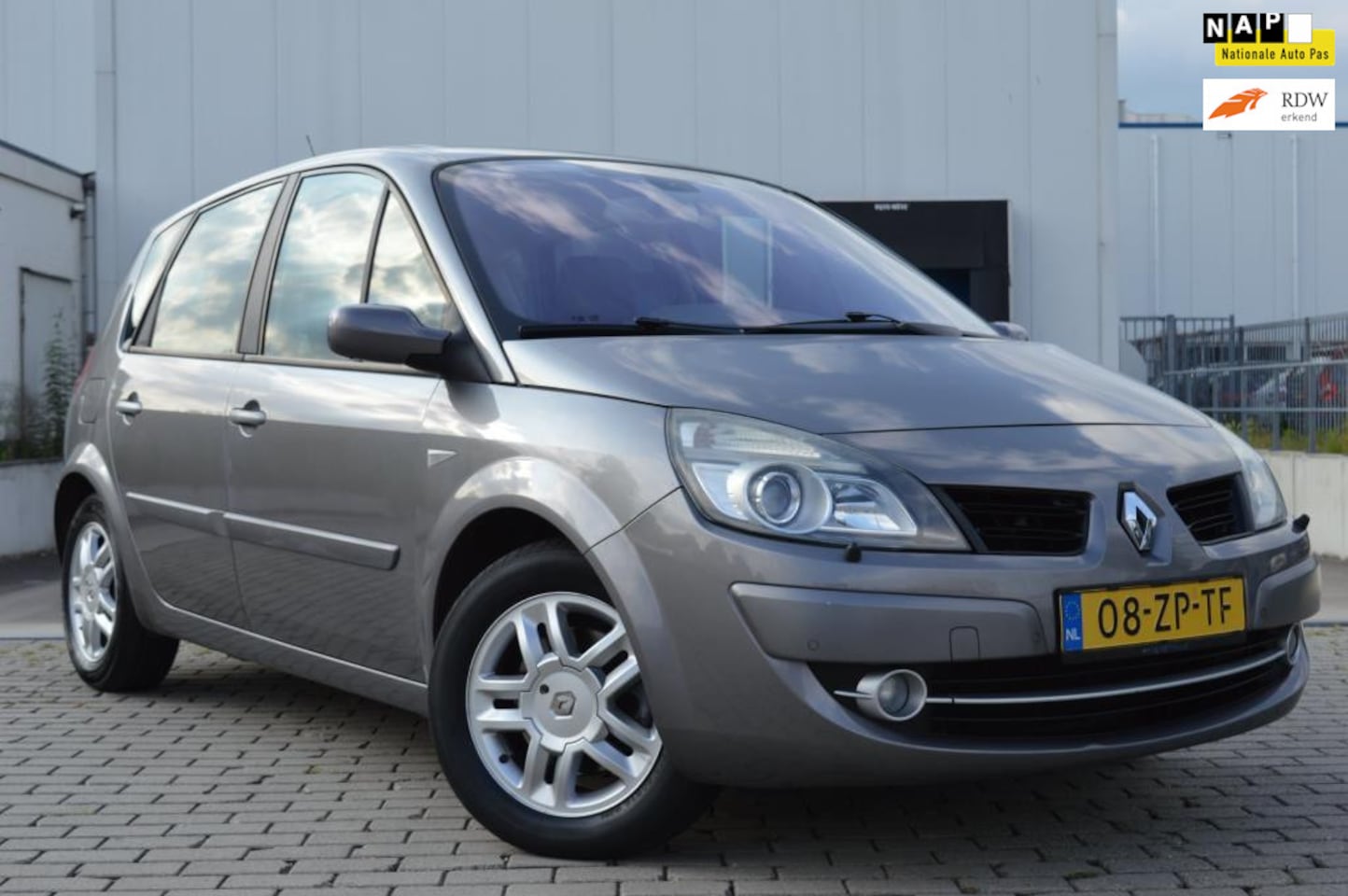 Renault Scénic - 2.0-16V Tech Line AUTOMAAT Airco NAP - AutoWereld.nl