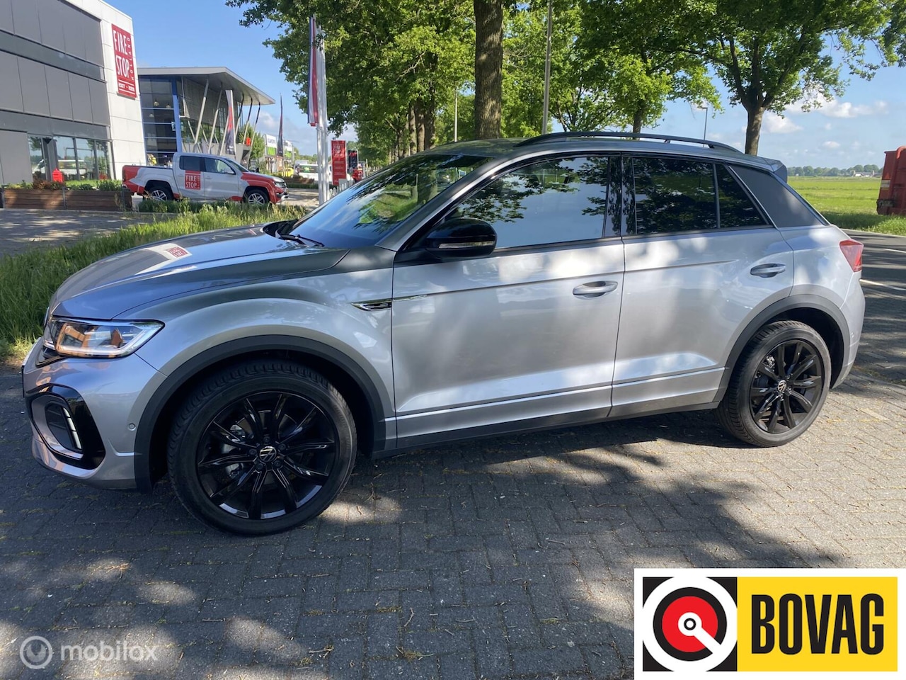 Volkswagen T-Roc - 1.5 TSI R-Line 18 INCH CarPlay Black Style pakket - AutoWereld.nl