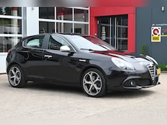 Alfa Romeo Giulietta - 1.4 Turbo 170pk Automaat | Leder | Navi | Cruise | Climate | LM-V