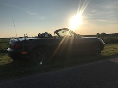Mazda MX-5 - 1.6i Mazda MX-5 - 1.6i Fijn sturende Cabrio dealerond.met bagage rek en rolbar, APK mei '26.etc