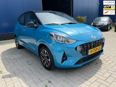 Hyundai i10 - 1.0 Premium / NAP / CAMERA / NAVIGATIE / CARPLAY / CLIMATE CONTROL / CRUISE CONTROL / PDC