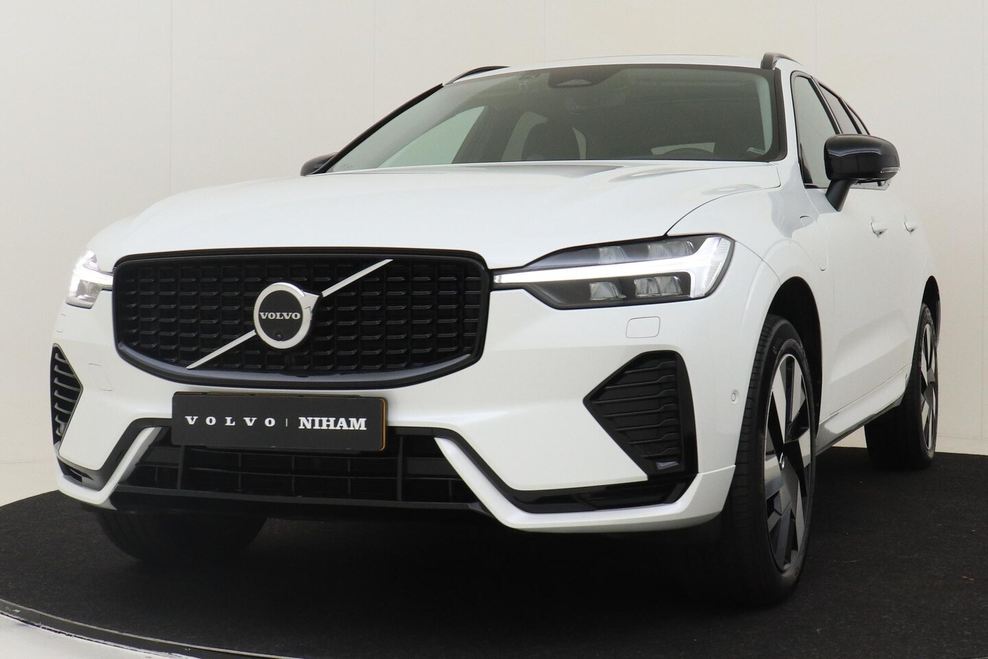 Volvo XC60 - T6 PLUG-IN HYBRID AWD ULTIMATE DARK *FULL OPTIONS!* -PANO.DAK|LUCHTVERING|BOWERS&WILKINS|3 - AutoWereld.nl