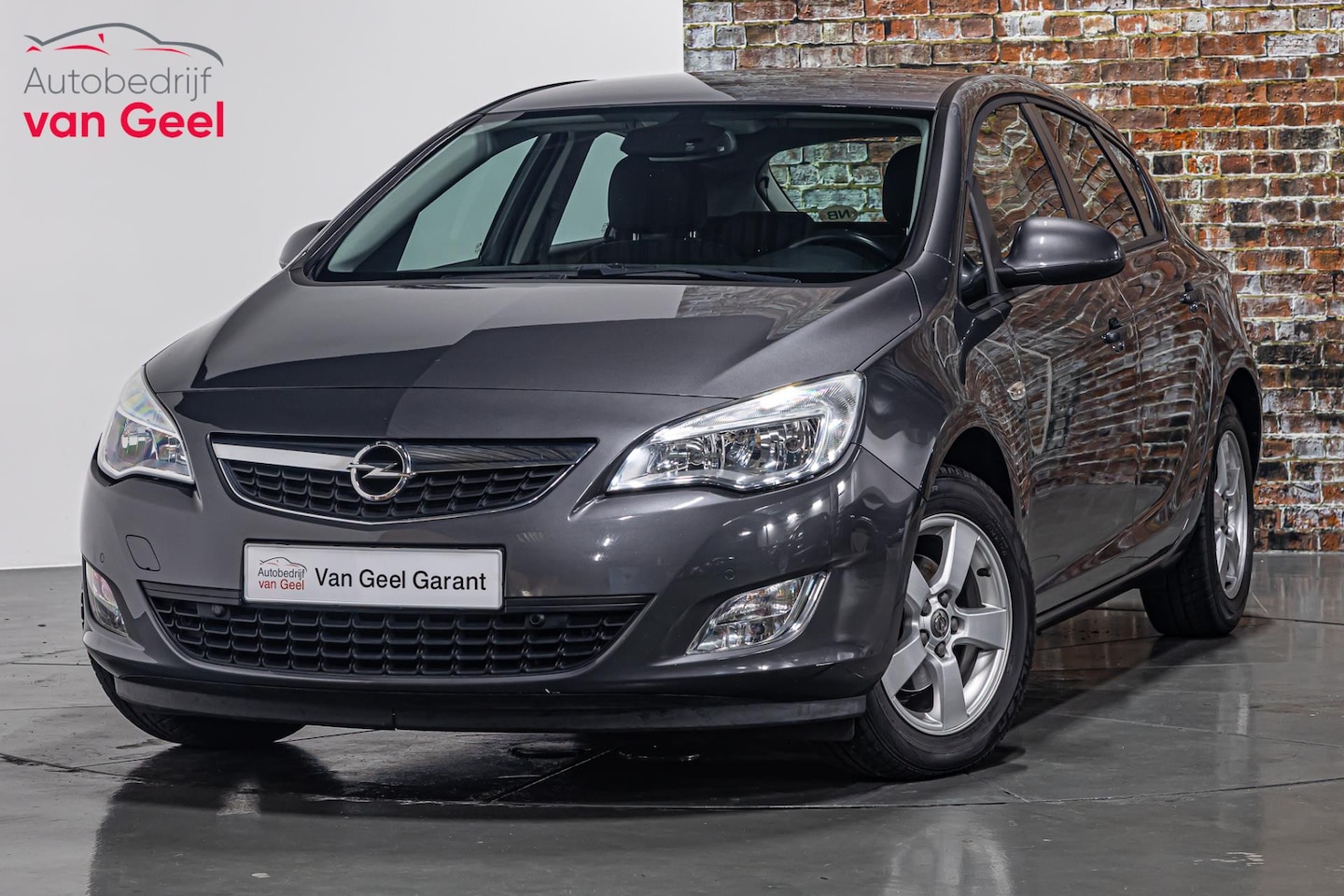 Opel Astra - 1.4 Turbo Edition I Airco I Trekhaak I Navi - AutoWereld.nl