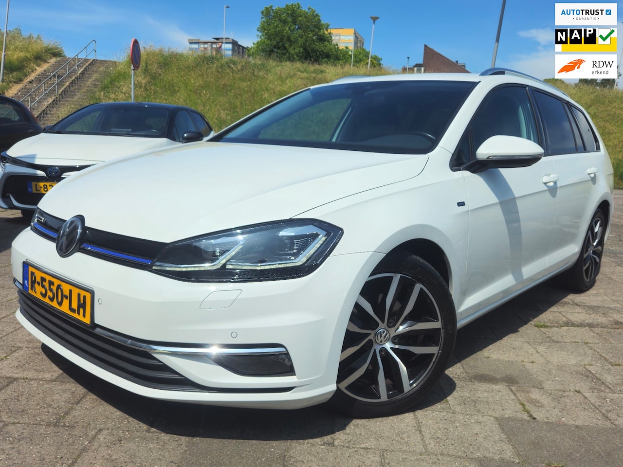 Volkswagen Golf Variant - 1.5 TSI Highline 1.5 TSI Highline - AutoWereld.nl