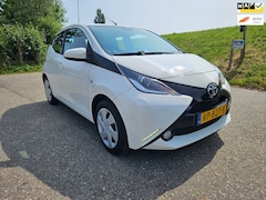 Toyota Aygo - 1.0 VVT-i x-play, Navi, Camera, Airco