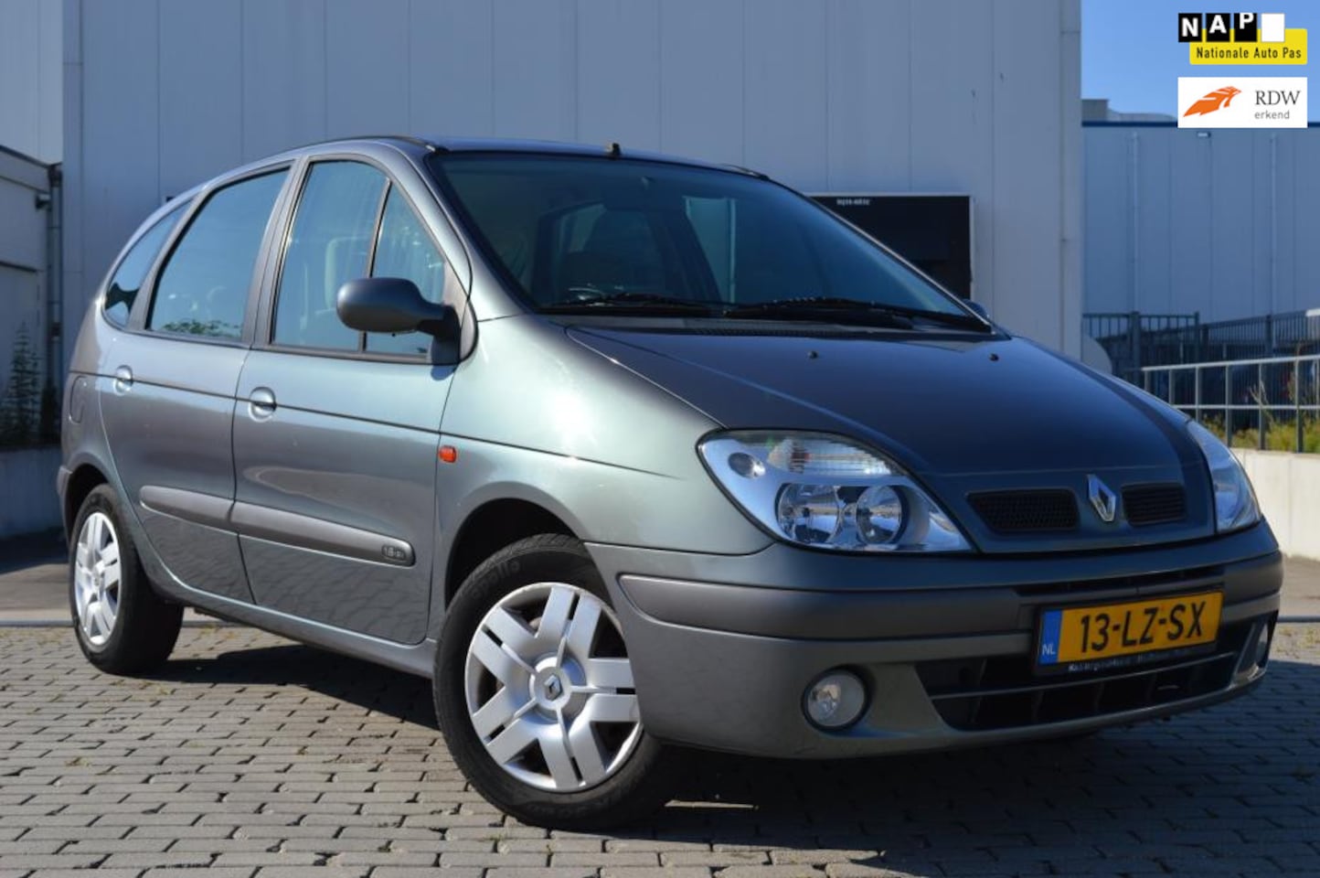 Renault Scénic - 1.8-16V Air Automaat APK NAP - AutoWereld.nl