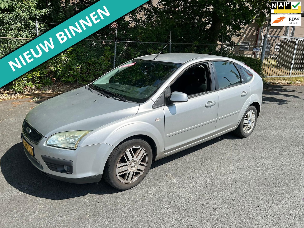 Ford Focus - 1.6-16V Ghia ORG NED AUTO MET NW APK LAGE KM - AutoWereld.nl