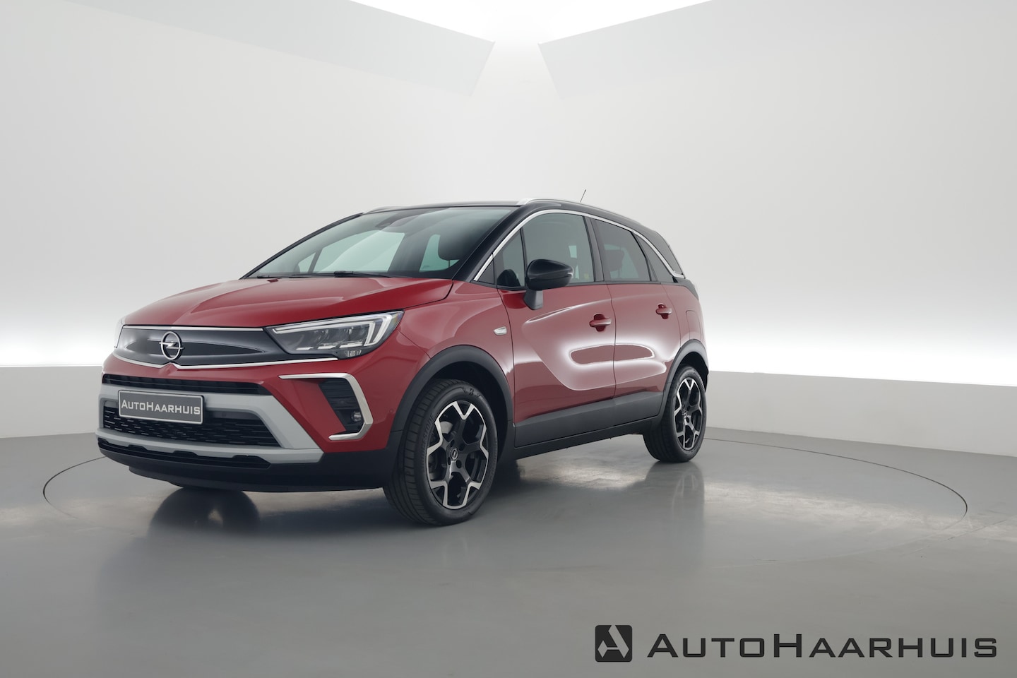 Opel Crossland - 1.2 Turbo Ultimate | Navi | Keyless | Camera | Dodehoekdet | 17'' | Apple CarPlay - AutoWereld.nl