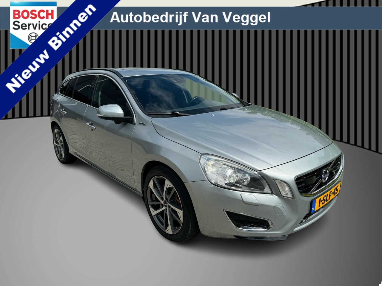 Volvo V60 - 2.4 D6 AWD Plug-In Hybrid Summum leer, navi, pano, stoelverw - AutoWereld.nl