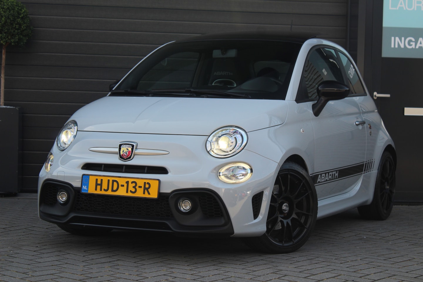 Fiat 500 Abarth - 1.4 T-Jet Turismo | Pano | Beats | OZ Velgen - AutoWereld.nl