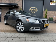 Volvo V70 - 2.0 D4 Kinetic Euro 5 Airco Navi Elk.Ramen Cruise Control Trekhaak