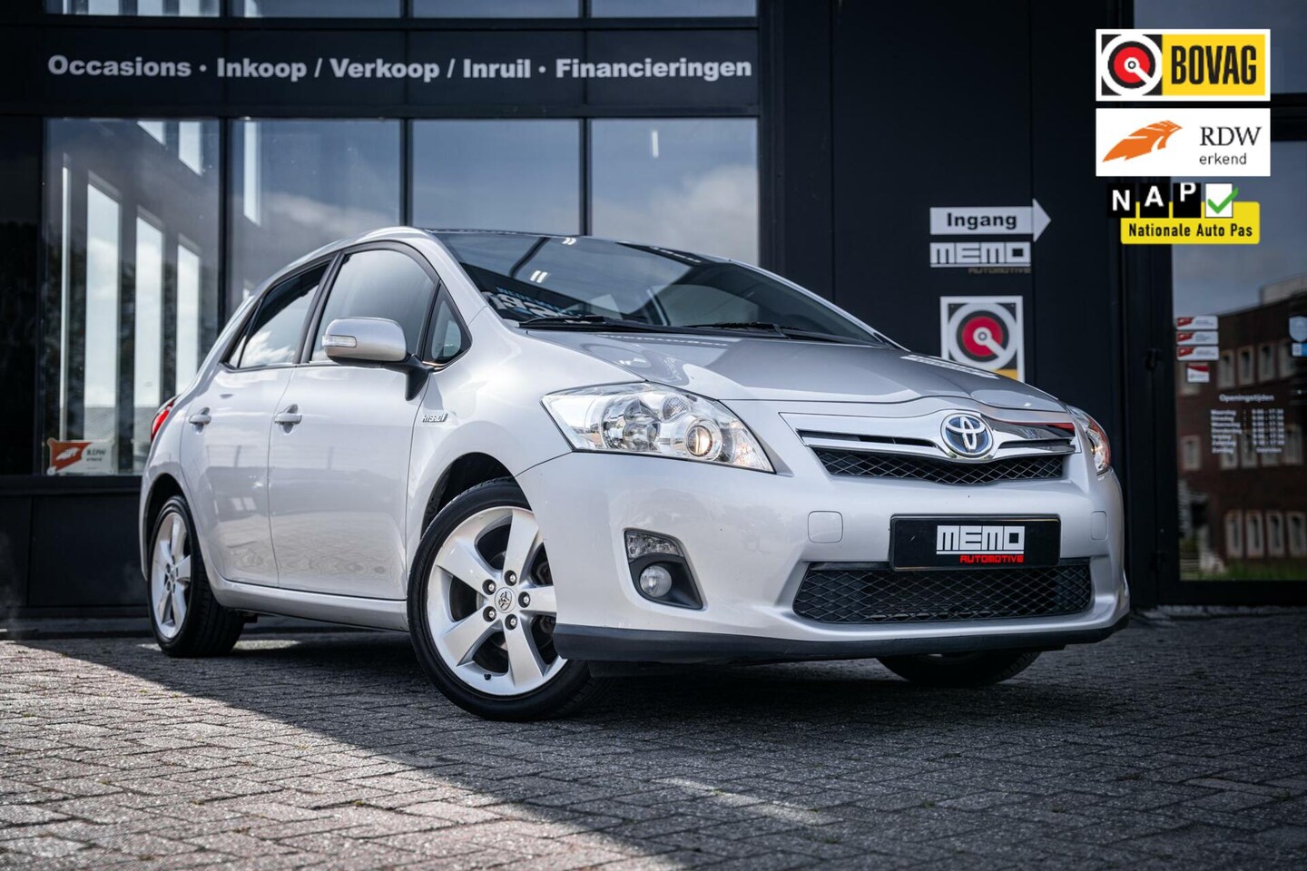 Toyota Auris - 1.8 Full Hybrid Aspiration*CRUISE*CLIMA*NAP* - AutoWereld.nl