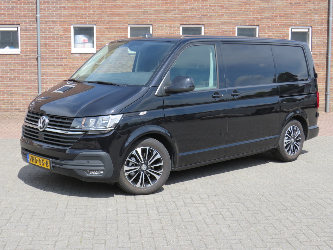 Volkswagen Transporter - 2.0 TDI 150Pk DSG L1H1 2xSchuifdeur * Schuifdeur L+R * Automaat * Camera * Navigatie * Wer - AutoWereld.nl