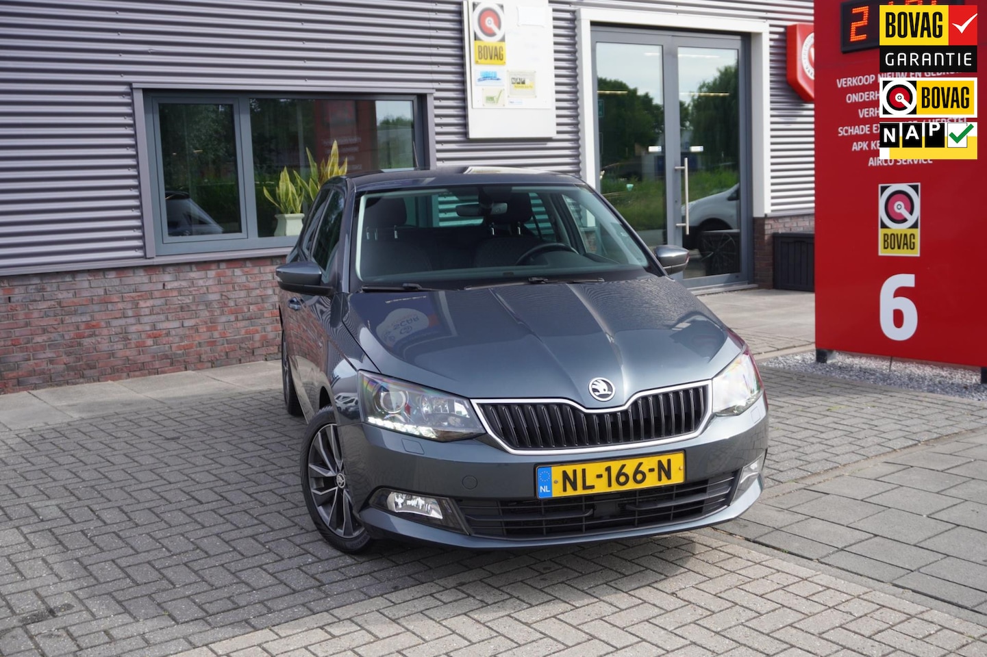 Skoda Fabia - 1.2 TSI Drive Cruise / Navigatie / Elek. ramen - AutoWereld.nl