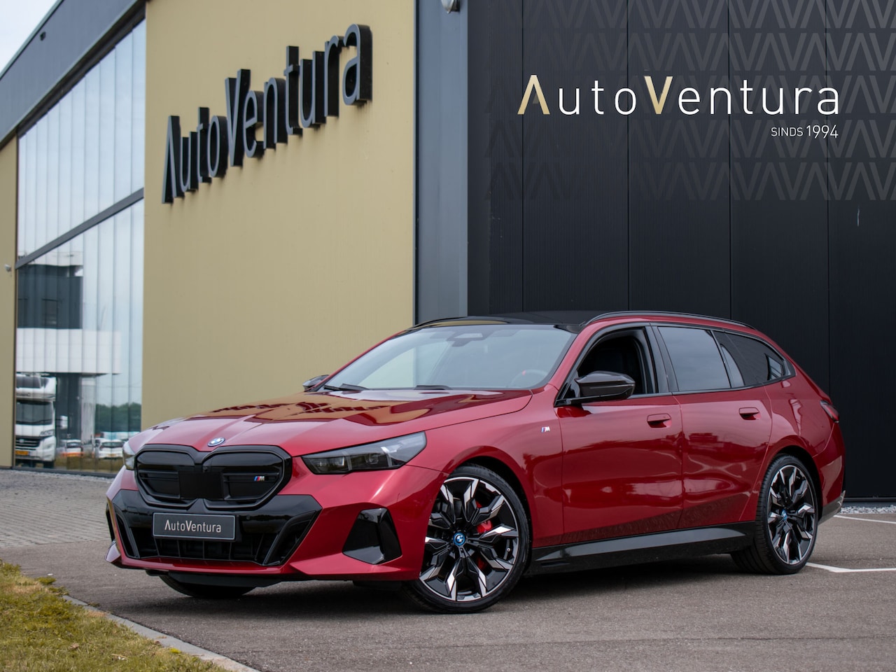 BMW i5 Touring - M60 xDrive 84 kWh M-Sport Pro | Pano | Stoelventilatie | Adapt. LED | Iconic Glow | Verwar - AutoWereld.nl
