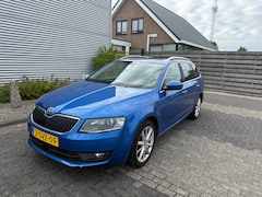 Skoda Octavia Combi - 1.4 TSI Greentech Elegance Businessline automaat NAV.+ Airco Bj:2013 NAP