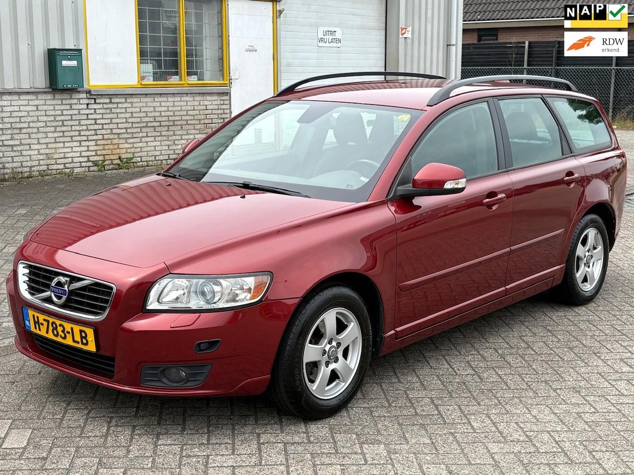 Volvo V50 - 2.0 I 16V 146 PK Bj 2010 Summum Weinig Km,s Ecc Airco Xenon Pdc Elec.Pakket Stoelverwarmin - AutoWereld.nl
