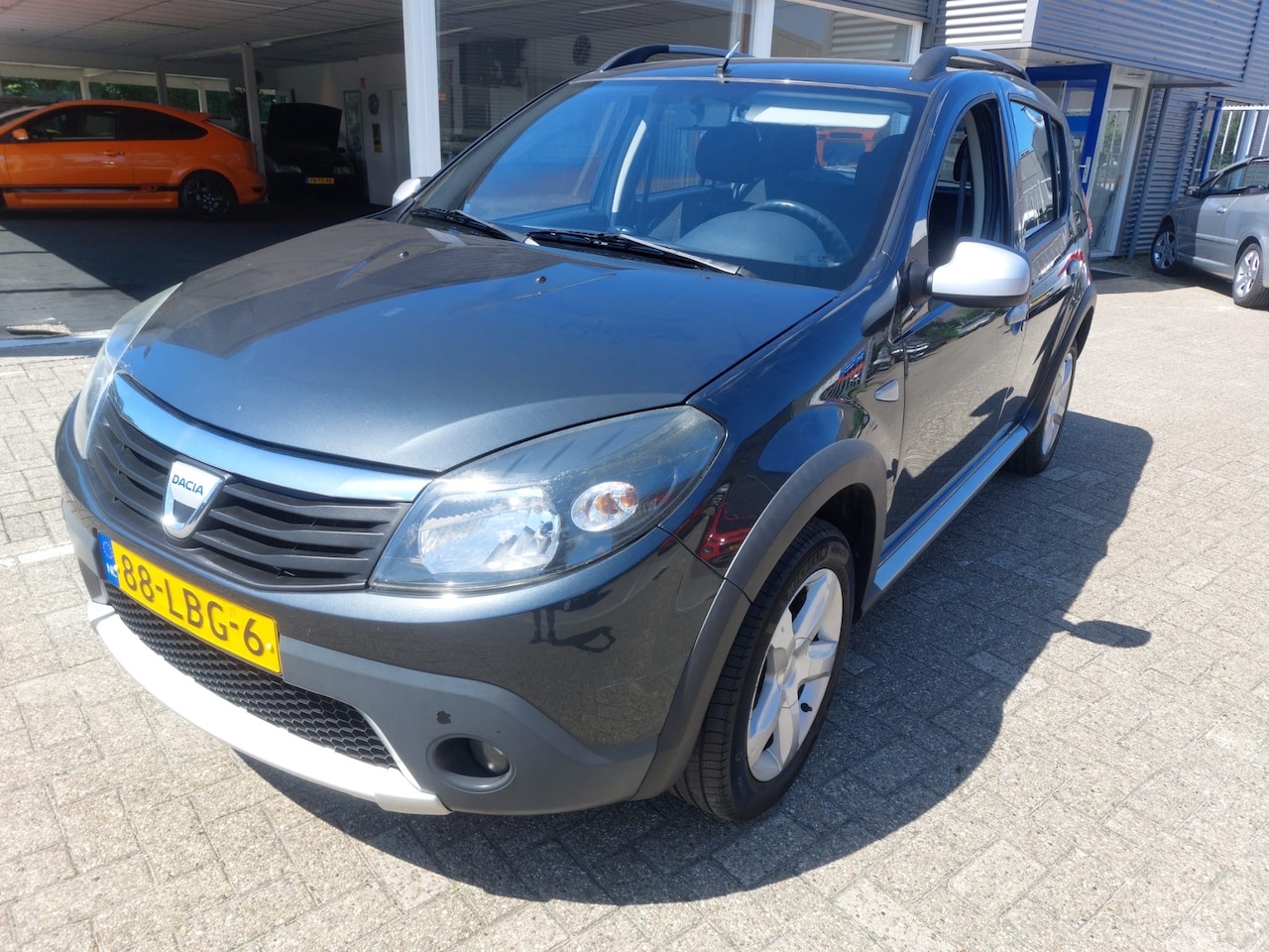 Dacia Sandero Stepway - 1.6 - AutoWereld.nl