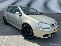 Volkswagen Golf - 2.0 FSI Sportline
