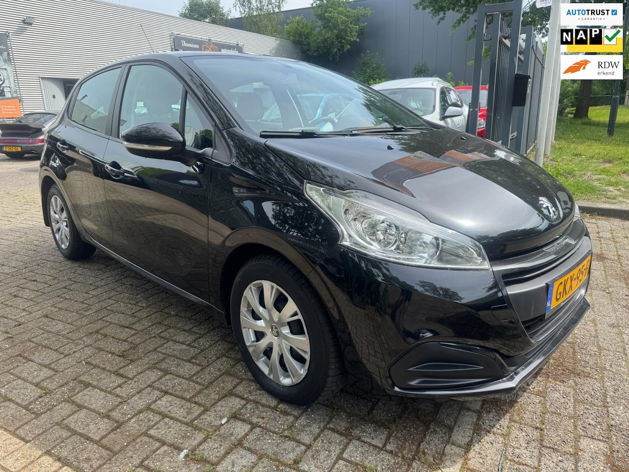 Peugeot 208 - 1.2 PureTech Active 5 deurs, airco, cruise, elec pakket , navi, 74.045 km, nwe apk, nette - AutoWereld.nl