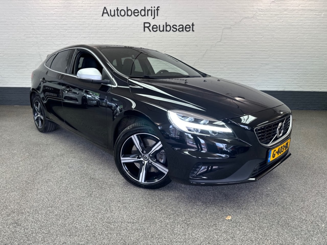 Volvo V40 - 1.5 T3 Polar+Sport R-Design NAP Pano Clima Navi Cruise Incl 12Mnd Garantie - AutoWereld.nl