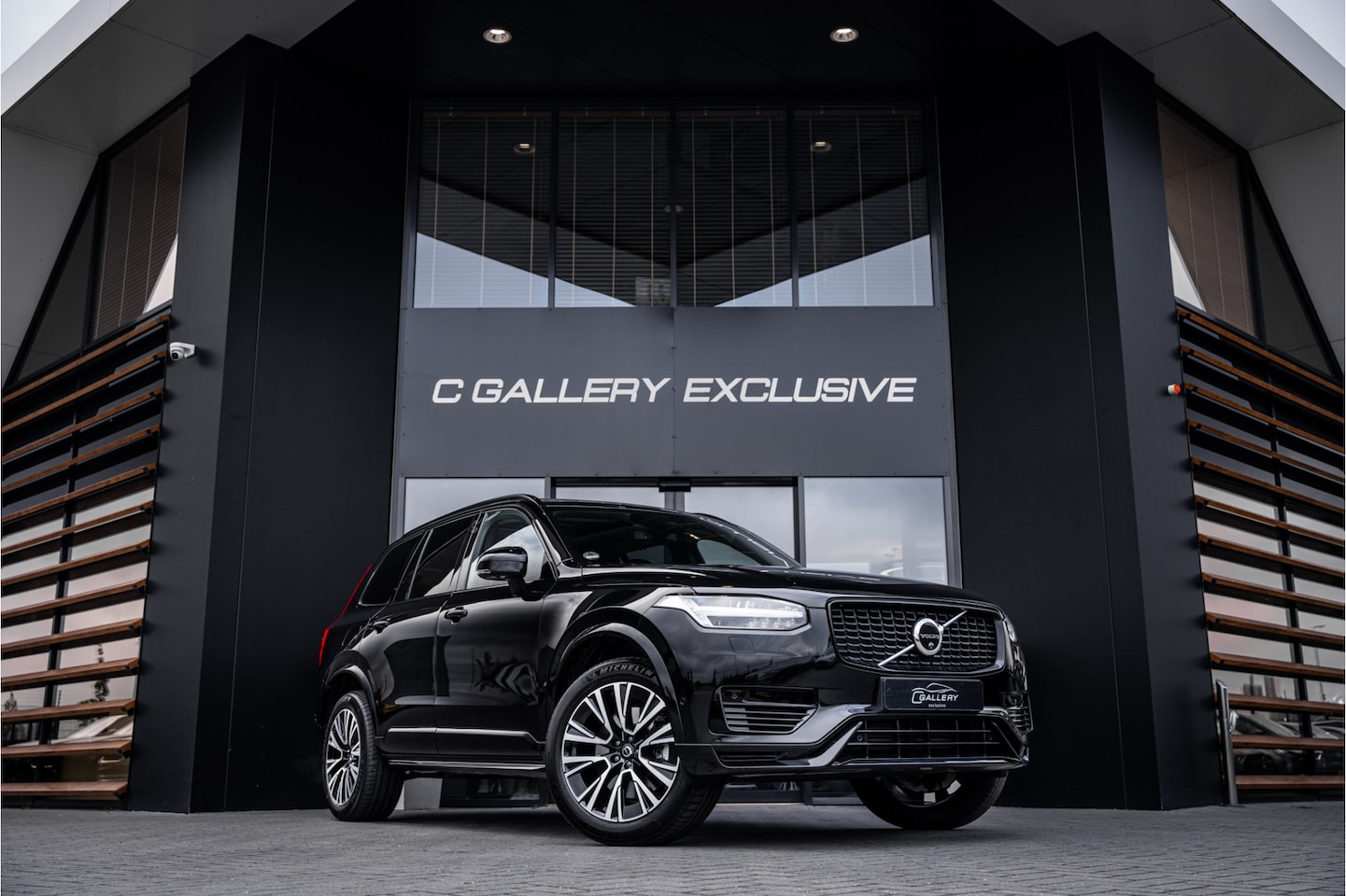 Volvo XC90 - 2.0 T8 Recharge AWD Ultimate Dark 7p. - Panorama | H&K | Memory | Elek. Trekhaak | 360 Cam - AutoWereld.nl