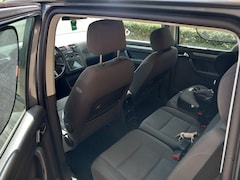Volkswagen Touran - 1.6-16V FSI Trendline