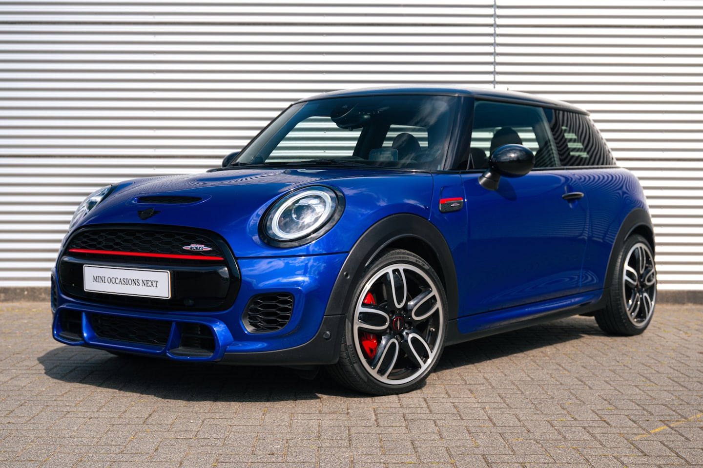 MINI John Cooper Works - Hatchback JCW Chili Automaat / Panoramadak / JCW Sportstoelen  Active Cruise Control / Ach - AutoWereld.nl