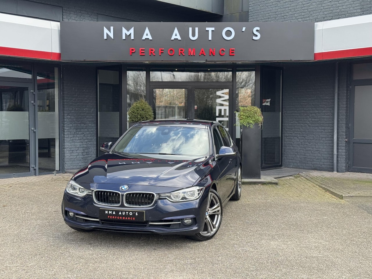 BMW 3-serie - 330e Centennial High Executive DEALER ONDERHOUDEN SERVICE PAKKET CARPLAY VOLL NL AUTO - AutoWereld.nl