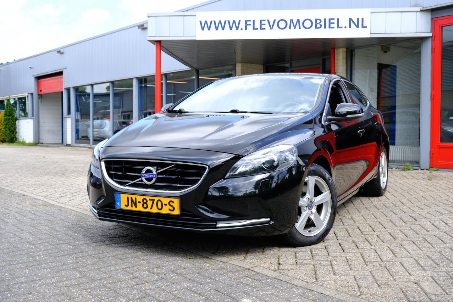 Volvo V40 - 2.0 T2 Momentum Navi|Clima|LMV - AutoWereld.nl
