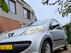 Peugeot 107 - 1.0-12V XS Weinig km. Originele KM stand