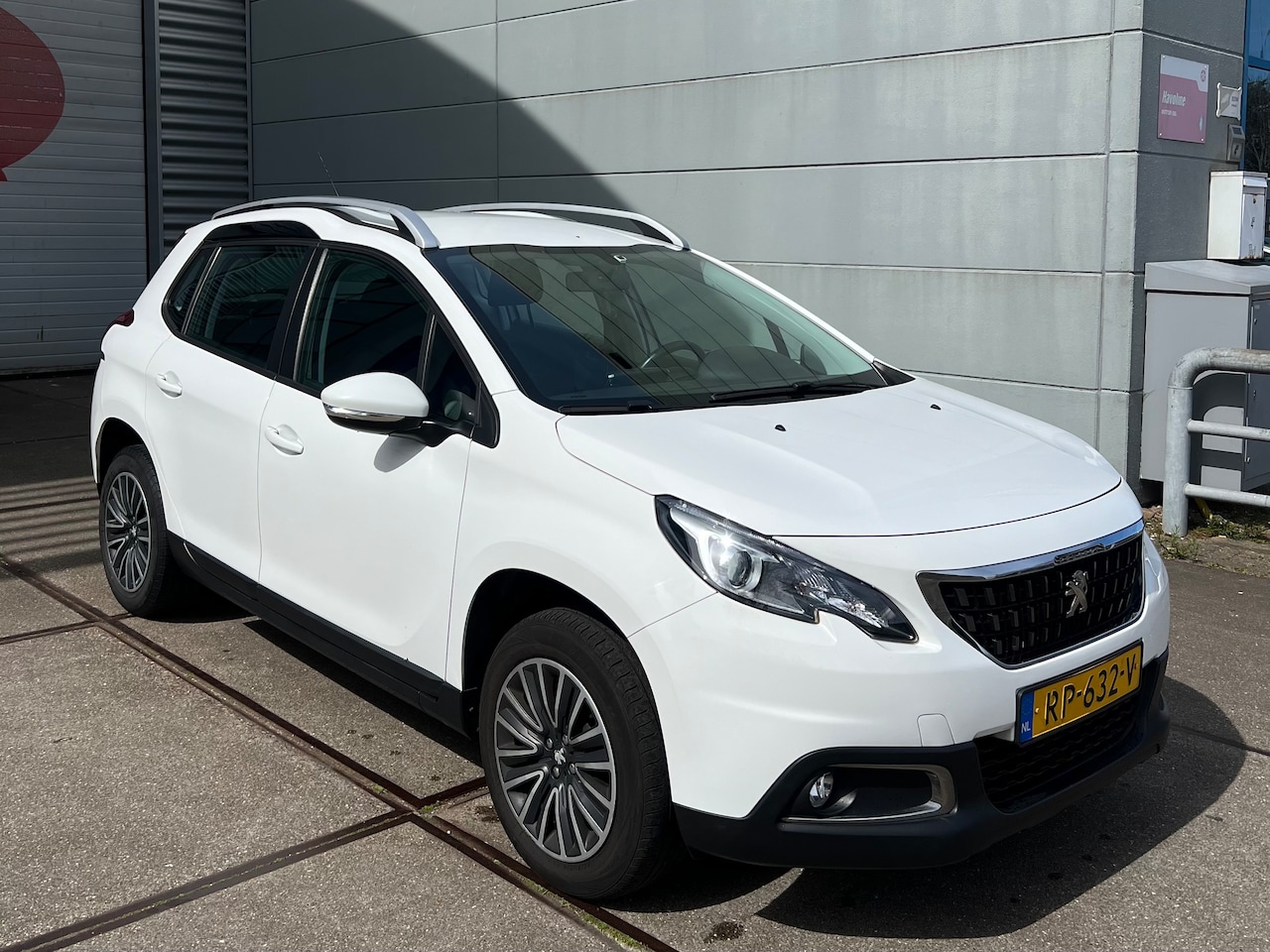 Peugeot 2008 - 1.2 PureTech Active - AutoWereld.nl