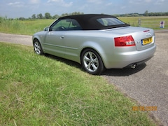 Audi A4 Cabriolet - 2.4 V6 Pro Line