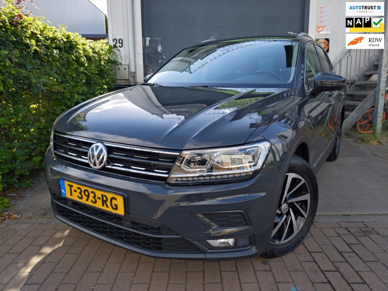 Volkswagen Tiguan - 2.0 TSI 4Motion Highline Business R 2.0 TSI 4Motion Highline Business R - AutoWereld.nl