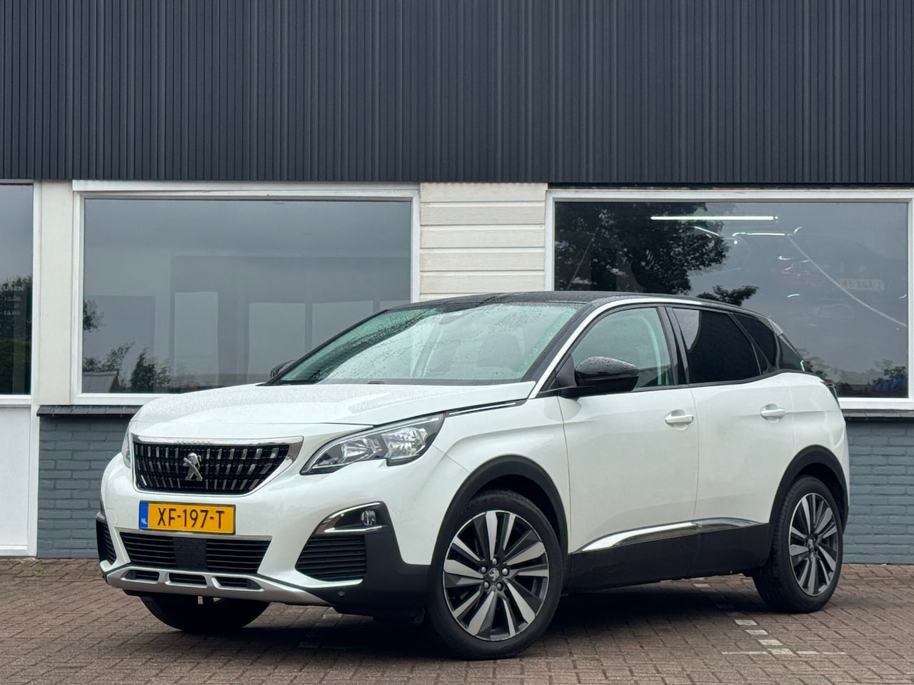 Peugeot 3008 - 1.2 PureTech Allure / Automaat / Leder / Parelmoer - AutoWereld.nl