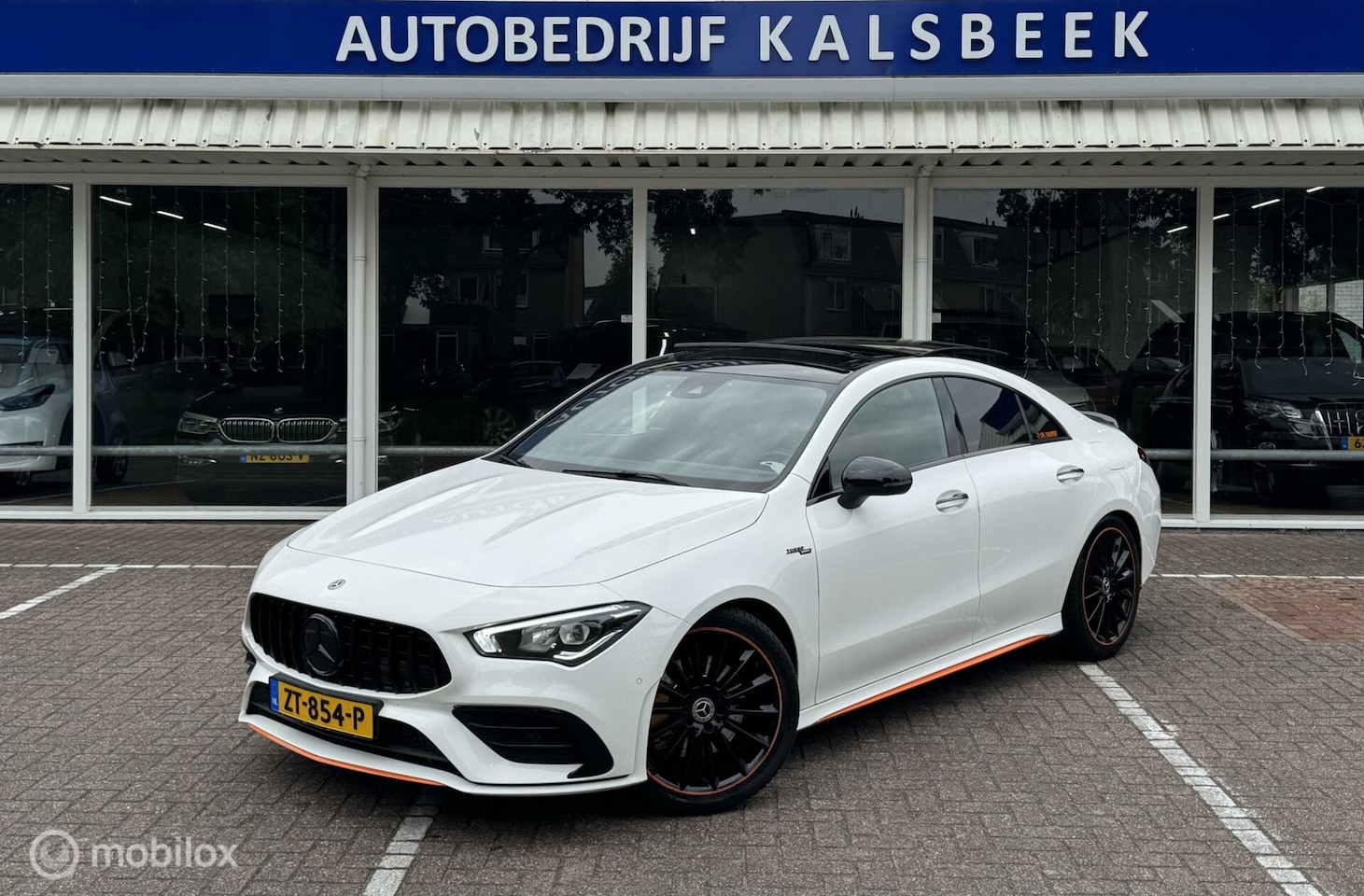Mercedes-Benz CLA-Klasse - 200 Premium Plus|35 AMG Look|Sfeerverlichting|Panorama|Lane assist| - AutoWereld.nl