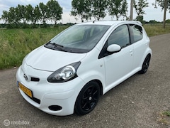 Toyota Aygo - 1.0-12V Airco/74 DKM/Sportieve uitvoering