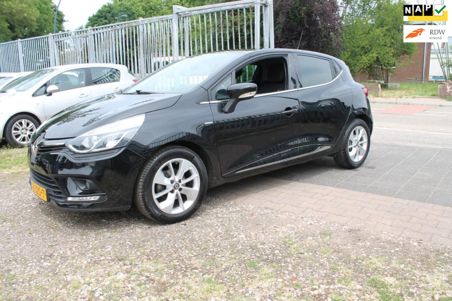 Renault Clio - 0.9 TCe Limited 0.9 TCe Limited - AutoWereld.nl