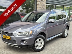 Mitsubishi Outlander - 2.0 Intro Edition | AUTOMAAT | CLIMA | PDC | TREKHAAK |
