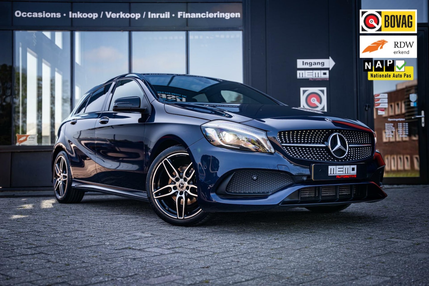 Mercedes-Benz A-klasse - 180 AMG Pakket*CAMERA*NAP*AUTOMAAT*CARPLAY - AutoWereld.nl