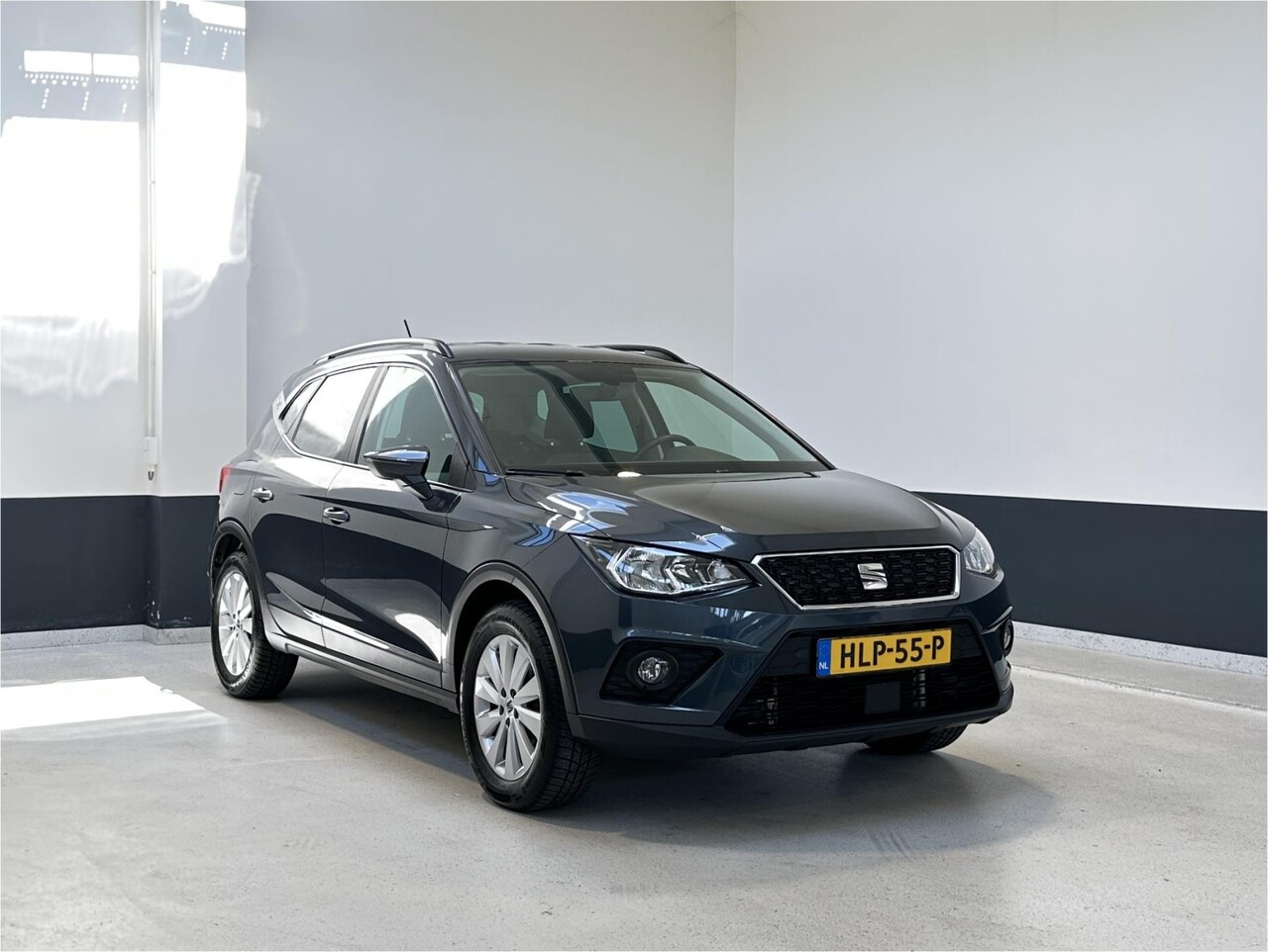 Seat Arona - 1.0 TSI Xcellence Business Intense | Navi | Carplay | Afn. Trekhaak | Adapt. Cruise | Stoe - AutoWereld.nl