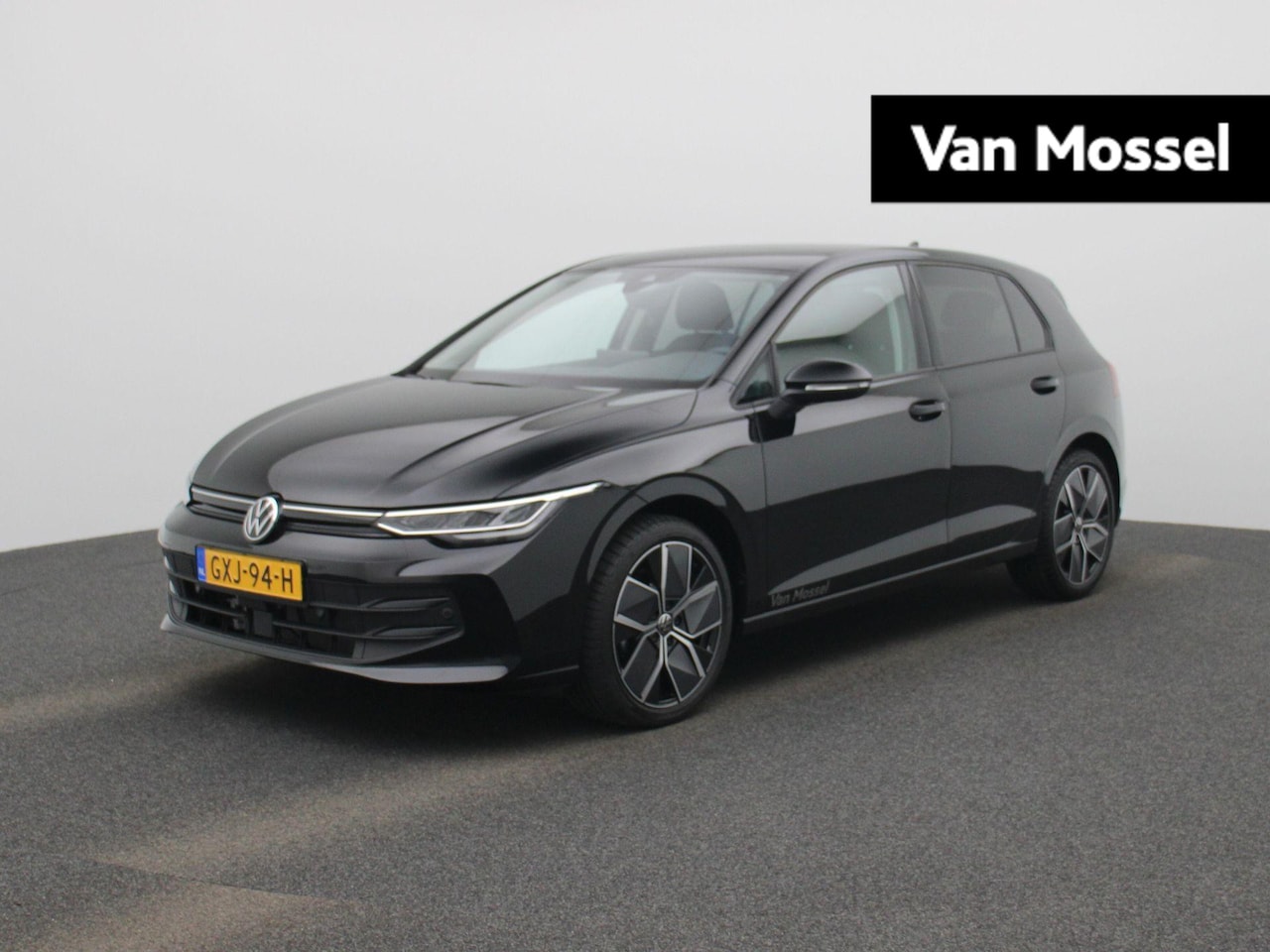 Volkswagen Golf - 1.5 eTSI Oranje Edition 116 PK Automaat | Navigatie | Apple Carplay draadloos | Android Au - AutoWereld.nl